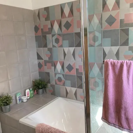 Dans Maison Avec Piscine Alloggio in famiglia